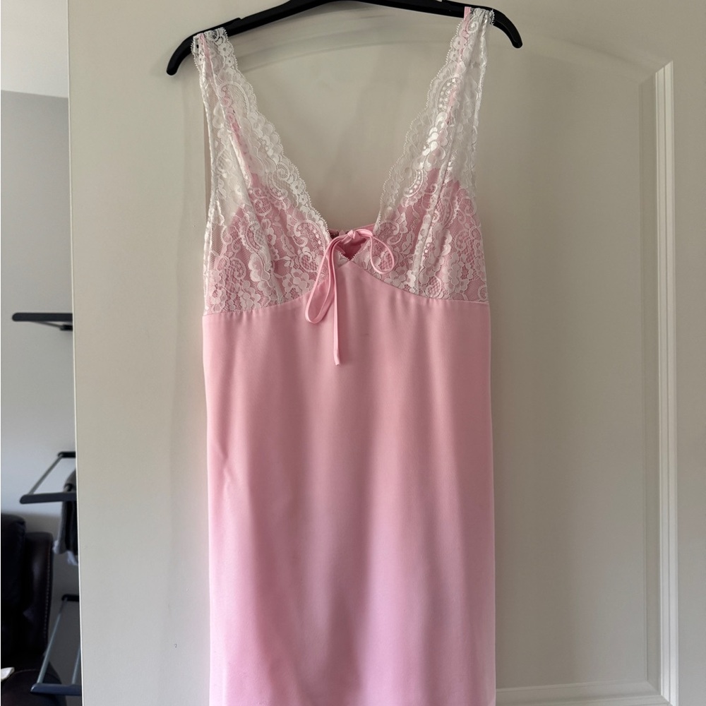 Chic Pink Lace Mini Dress